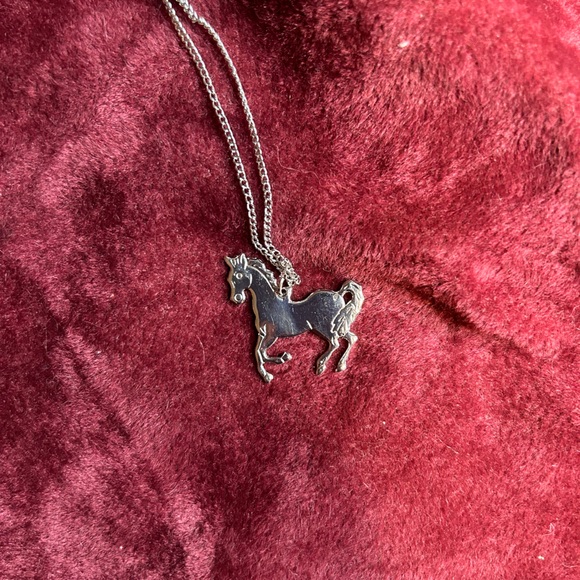 DEADSTOCK 1980’s VINTAGE SILVER HORSE NECKLACE PONY NECKLACE - Picture 1 of 2